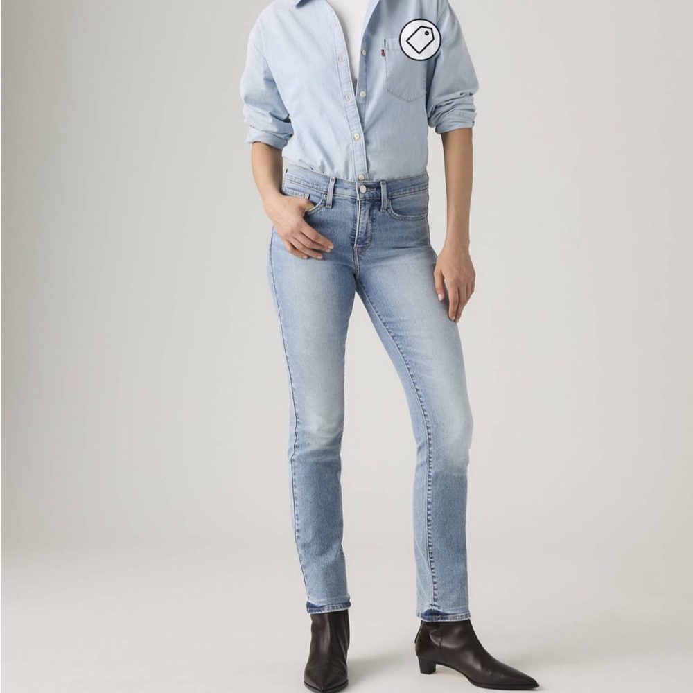 NWT LEVIS SHAPING JEANS 314